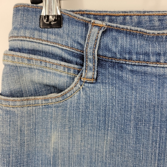 Old Navy Womens The Dreamer Distressed Warn Jeans Size 6 🖤 - Picture 8 of 14